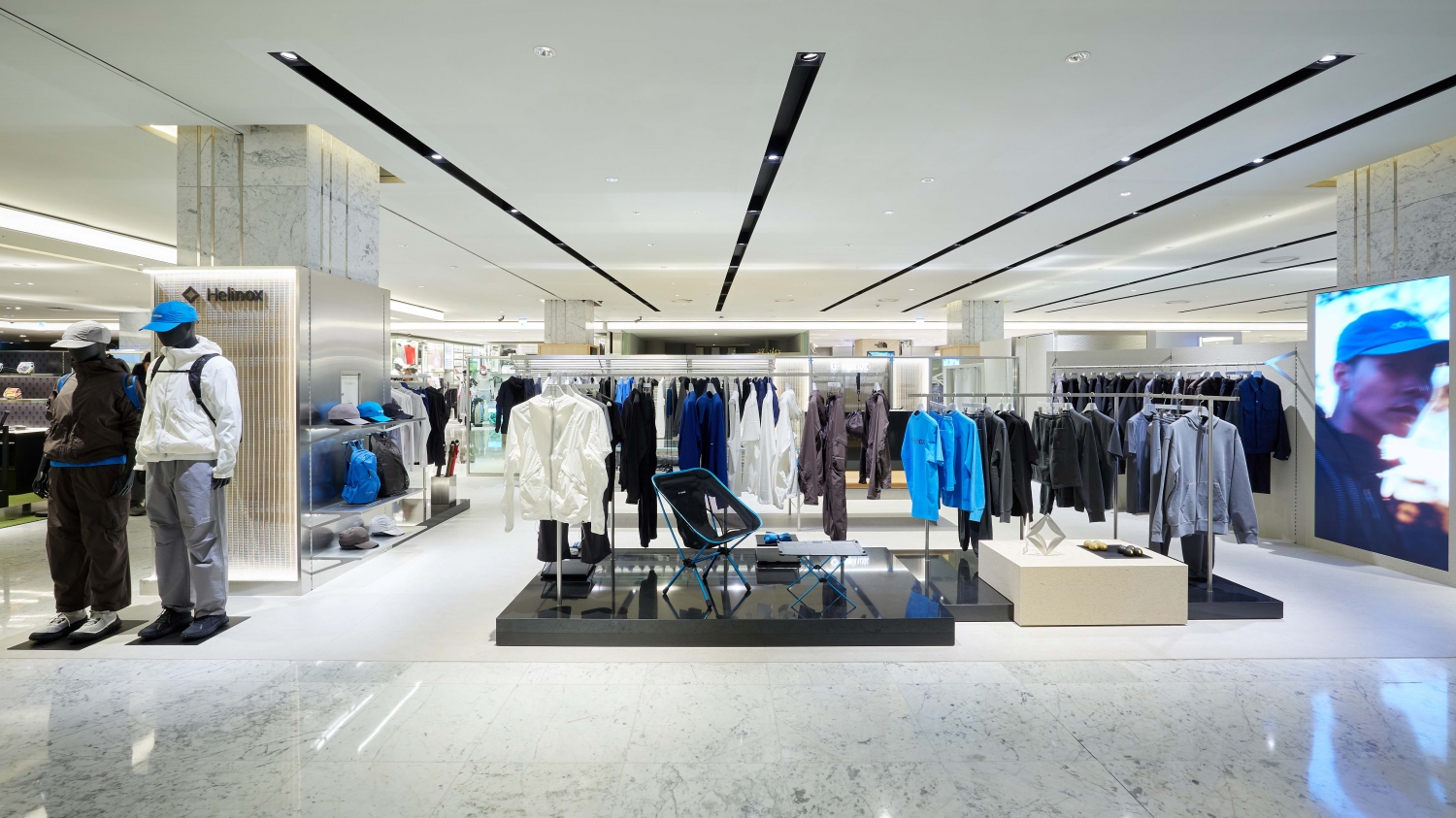 헬리녹스웨어, 첫 단독 오프라인 매장 오픈... 빅3 주요점 입점 2213-Image